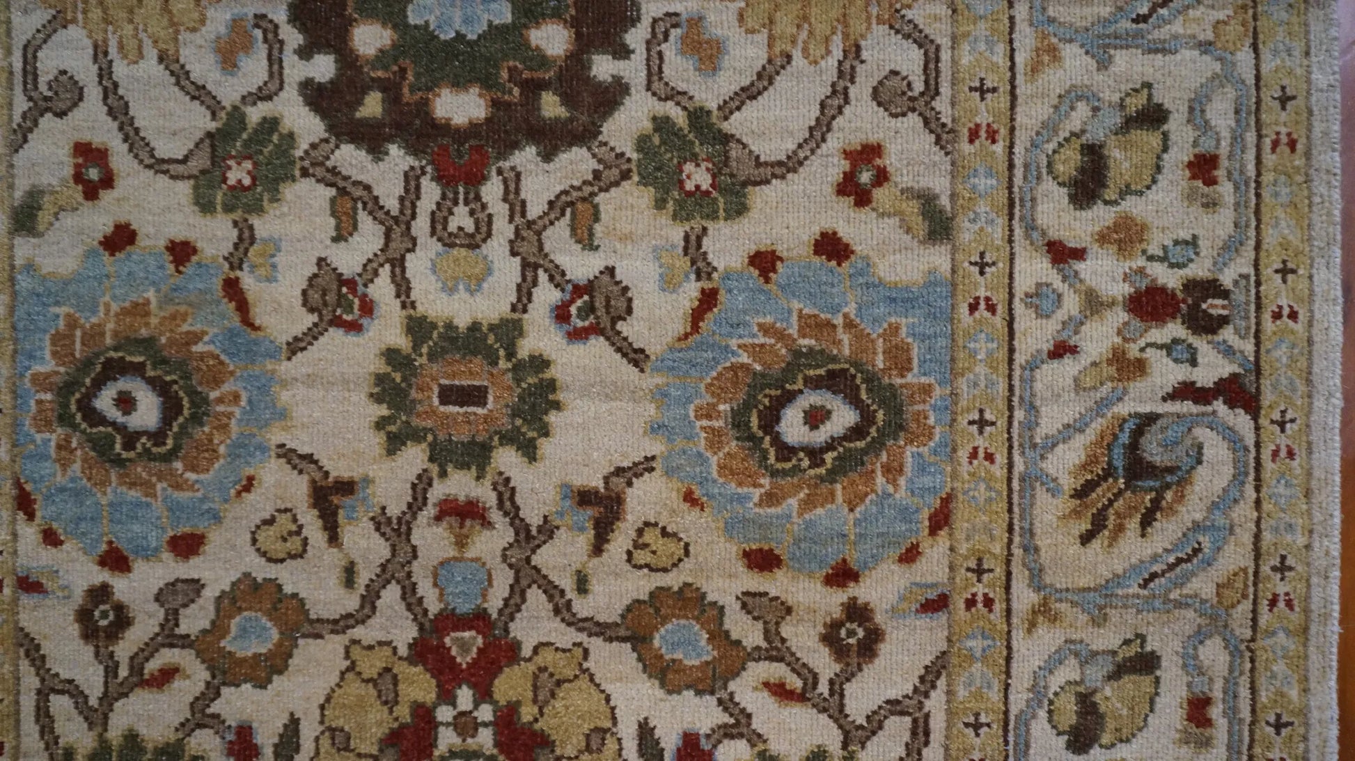 Area Rugs: #9902723 Sultanabad Masters Collection 4 x 6 Rug image 1